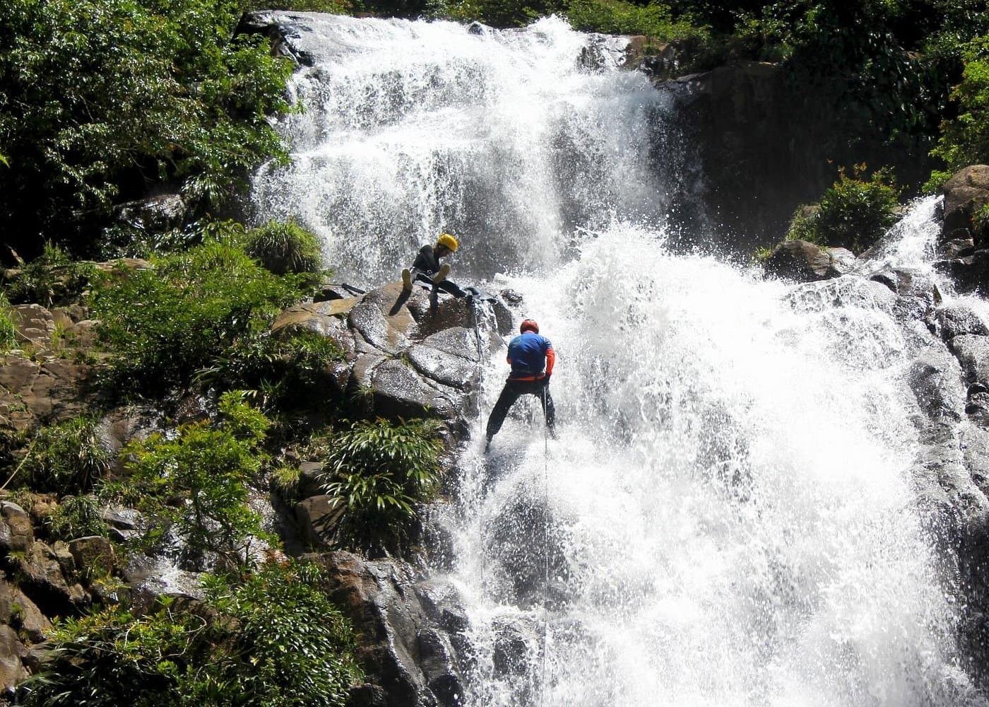 La Cuba WATERFALL RAPPELLING and La Planta GIANT NATURAL POOL from MEDELLIN