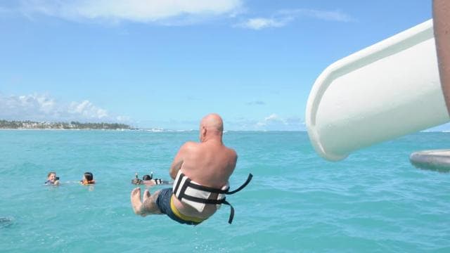 Punta Cana: Catamaran Party Cruise, Snorkeling and Open Bar