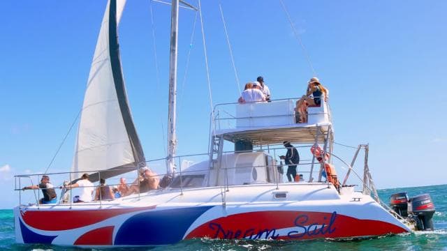 From Punta Cana: Saona Island Tour with Transfer and Lunch