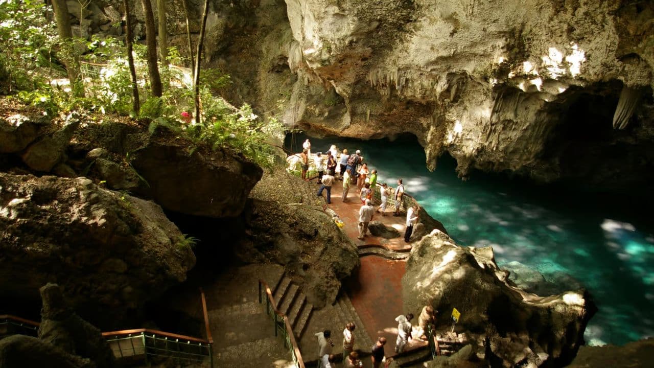 Colonial Santo Domingo and hidden natural beauties City Tour