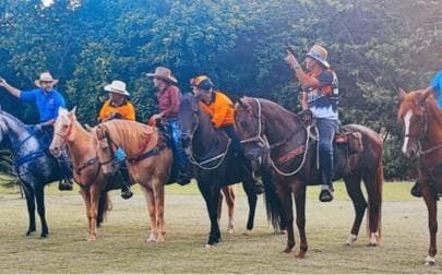 Santo Domingo: Horseback Riding - Round Trip Transportation