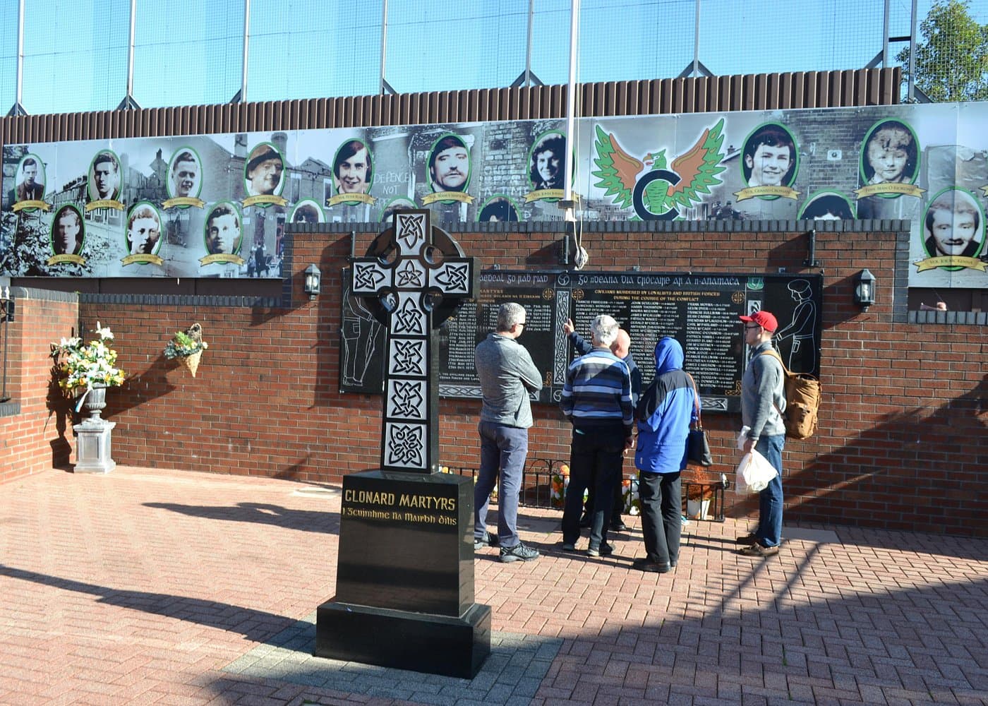 World Famous Private Belfast Troubles Taxi Cab Tour 2 Hour