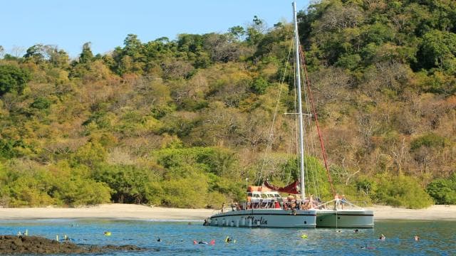 Playas del Coco: Sunset Sailing and Snorkeling Tour