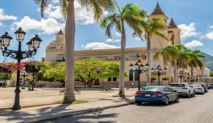 Puerto Plata: Walking Tour with Rum & Chocolate Tastings