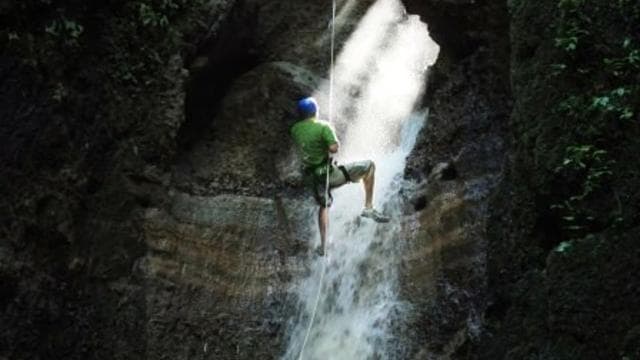 La Fortuna: Canyoning and Waterfall Rappelling Experience