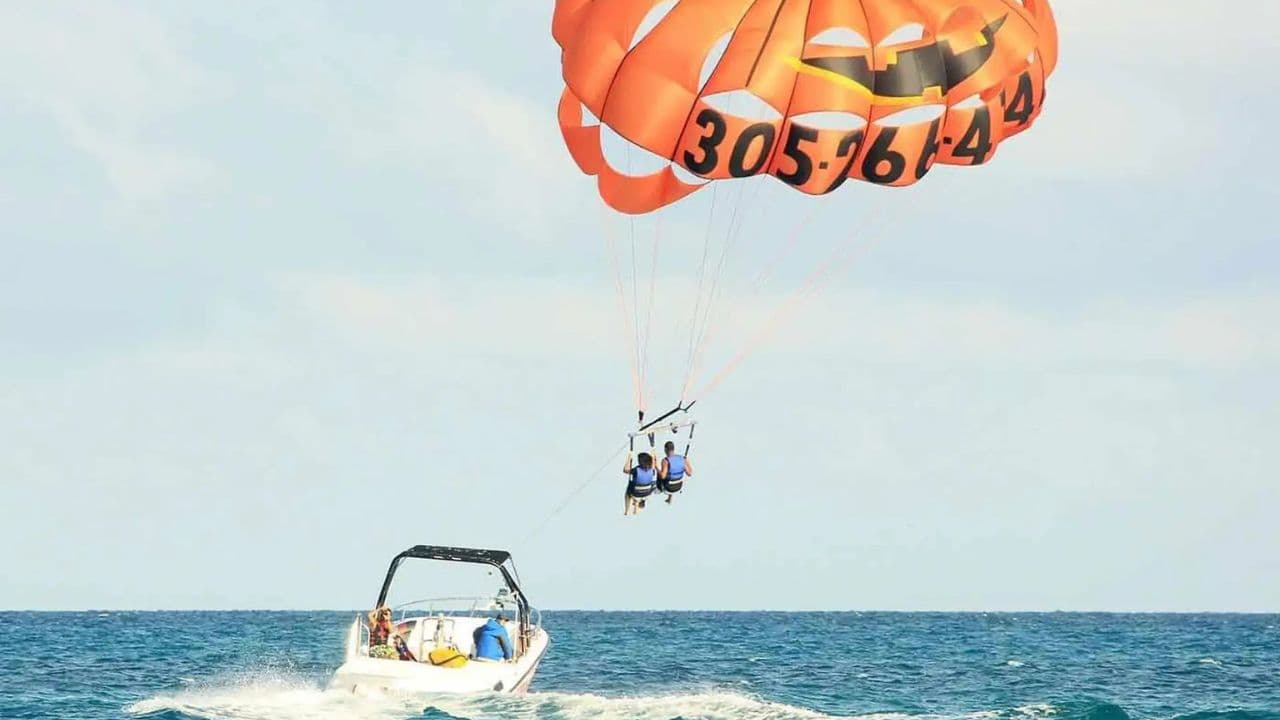 Punta Cana: Parasailing Experience with Pickup Include