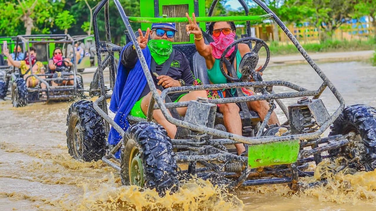 Asombrosa actividad en buggy por la playa de macao y cueva	