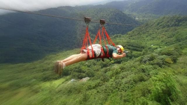 La Fortuna: Rafting level III & zip lines & Superman