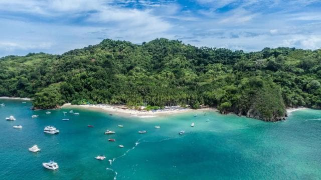 From Jaco: Tortuga Island Day Trip with Activities