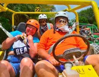 Punta Cana: Boogie Boarding and Parasailing Adventure