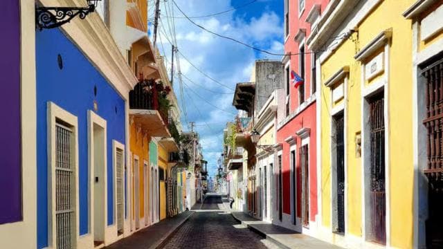 San Juan: Guided City Tour with Photo Stops (Hop-On Hop-Off)