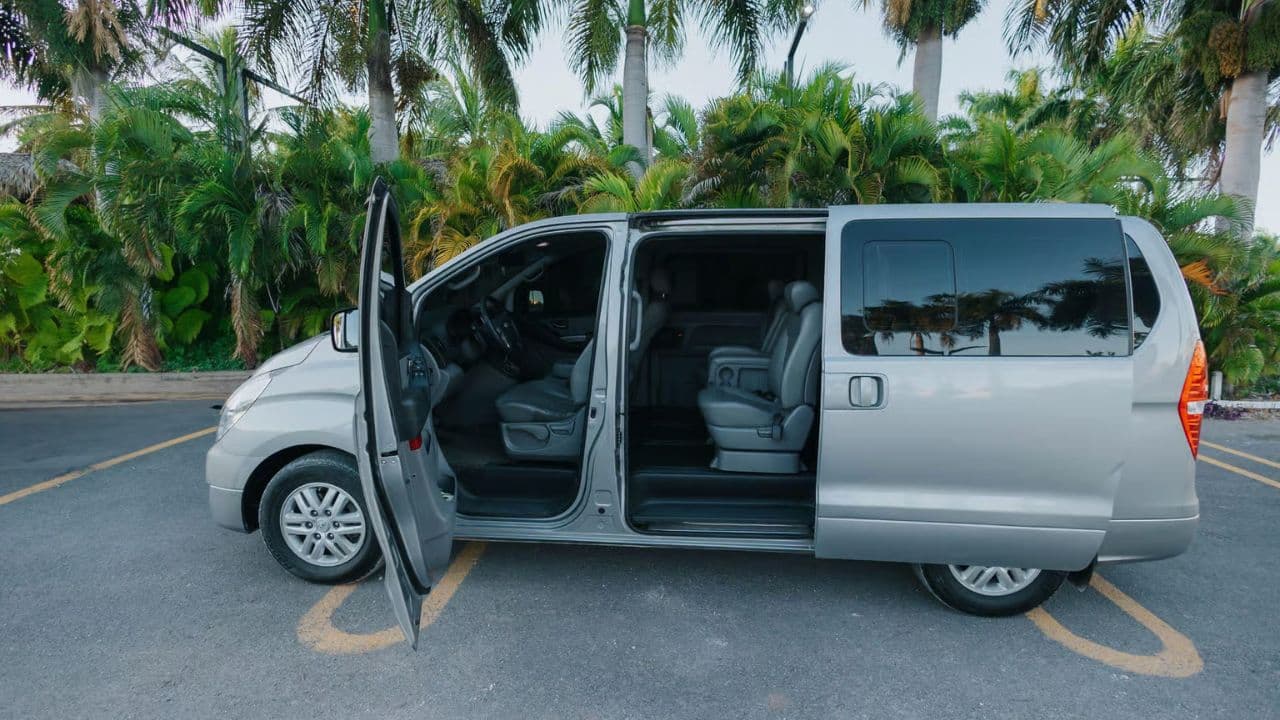 Punta Cana Airport Transfers from/to the Hotel 1 o 2 way