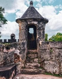 Santo Domingo: Colonial City Tour + Beach Day in Boca Chica With Lunch