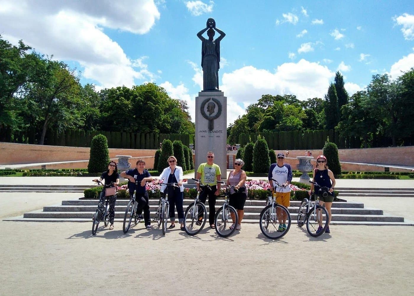 Madrid Retiro Park and Literary Quarter by Bike