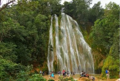 From Samaná: El Limón Waterfall Horseback Ride with Lunch