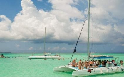 Bayahibe: Saona Island Catamaran Tour with Lunch & Drinks