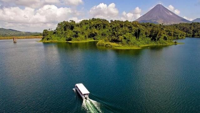 La Fortuna de San Carlos: Arenal Lake Boat Tour