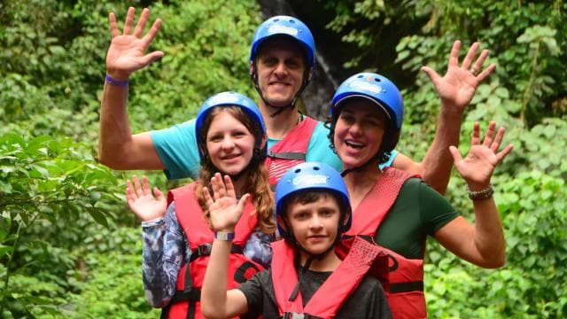 La Fortuna: Arenal River White Water Tubing Adventure