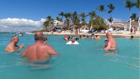 Punta Cana: Catalina Island Snorkeling Trip with Lunch