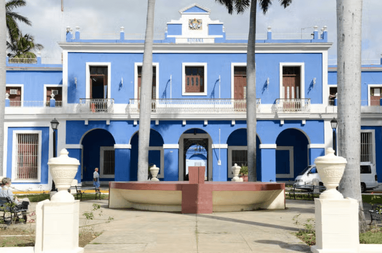Havana to Varadero: Cuba Tour Package