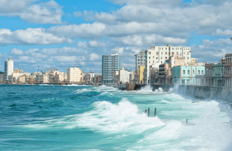 Havana Contrasts Tour
