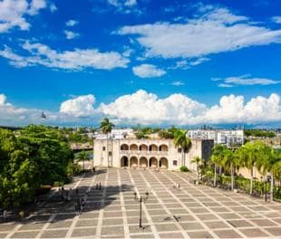 Santo Domingo: Small Group Tour with Cable Car from Bayahibe