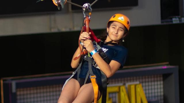 San Juan: Urban Park Sky Bull Zipline Experience