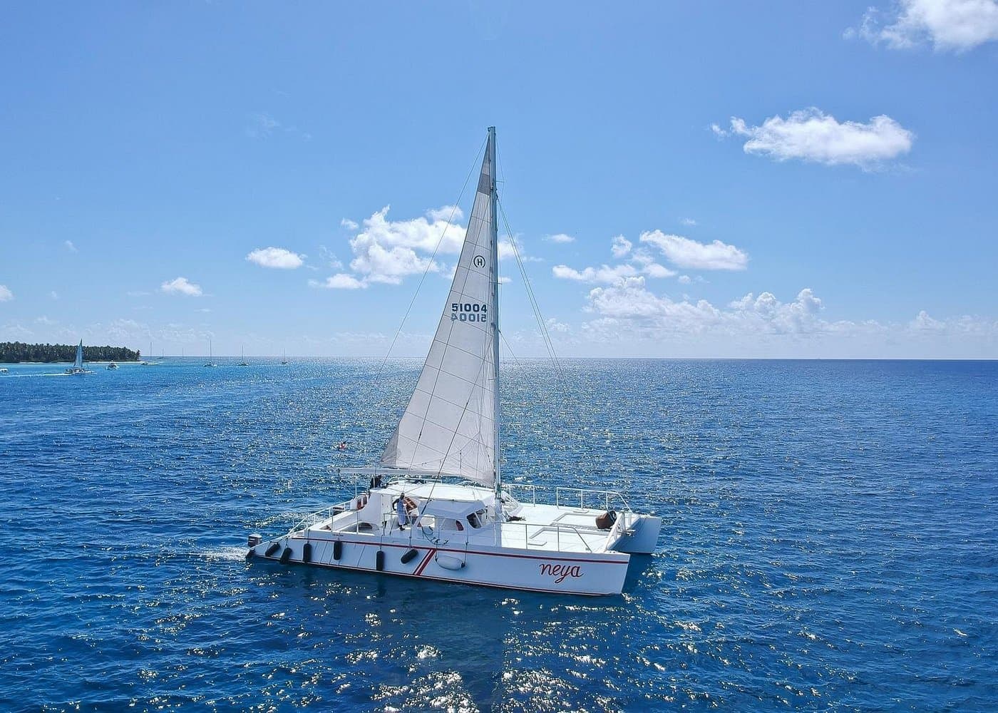Full-Day Tour to Saona Island Sailing with Lunch and Beverages