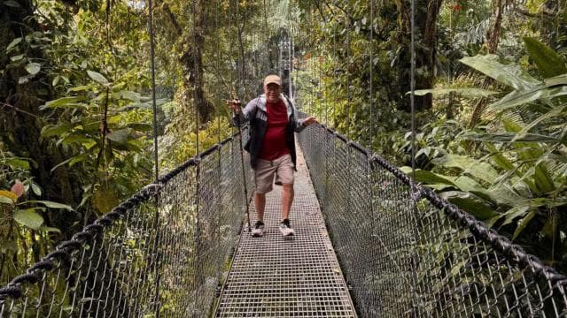 La Fortuna: Hanging Bridges and Zip Line Tour with Lunch