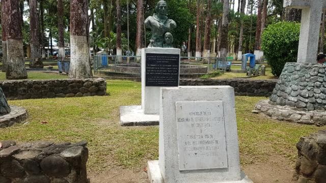 Puerto Limon: Half-Day Tortuguero Canals & Playa Bonita Tour