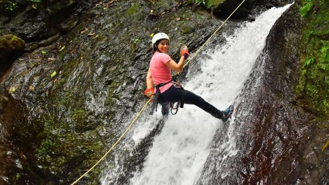 Jaco Beach: Waterfall Canyoning