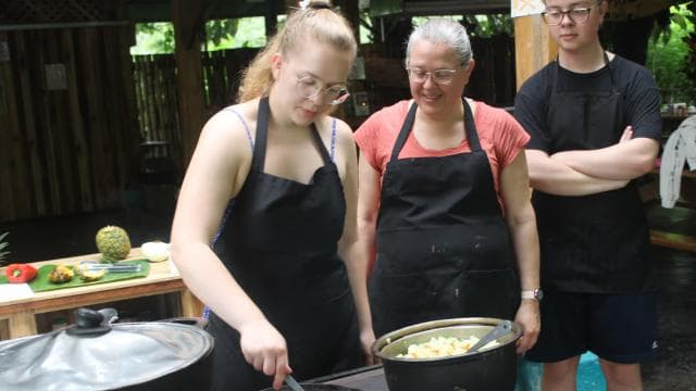 La Fortuna: Organic Farm Visit & Farm-to-Table Cooking Class