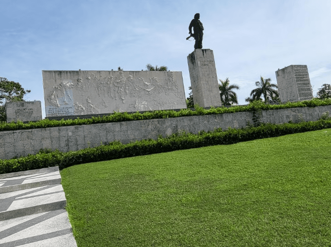 Cienfuegos, Santa Clara & Trinidad Tour