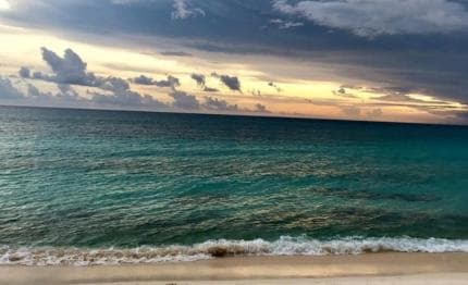 Bahía de las águilas glamping experience from Santo Domingo