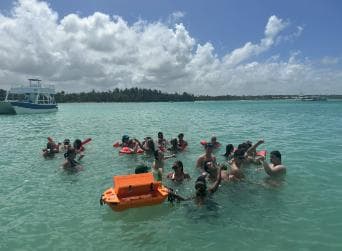 Punta Cana: Booze Cruise with Snorkel and Natural Pool Stop