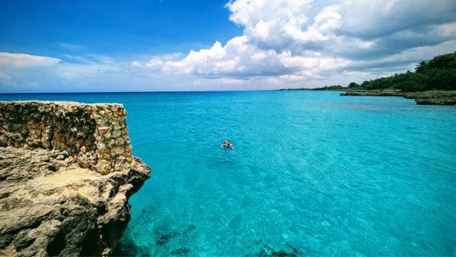 Santo Domingo: Los Tres Ojos, Boca Chica & More