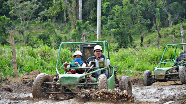 Punta Cana:Paseo en buggie ,caballo y ziplines en la selva