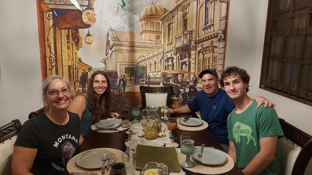 San José: Food Culture Tour with Cooking and Cocktail Class