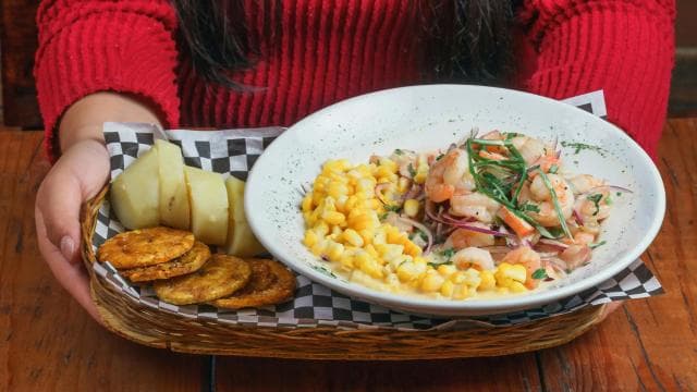 Chepe Chinchurro: San José’s Ultimate Dive Bar Walking Tour