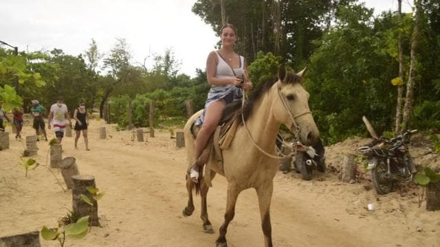 Horseback riding, coffee, chocolate tasting and Macao beach
