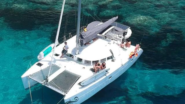 Fajardo: Afternoon Sailing Charter with Appetizers & Drinks