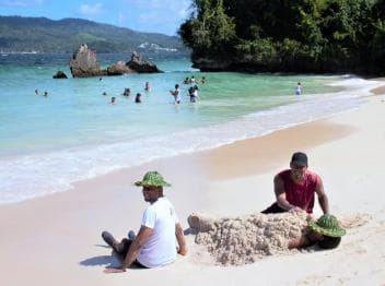 Los Haitises: Boat Excursion and Walking Tour with Lunch