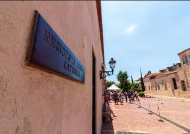 Santo Domingo City Tour: Colonial City, Los Tres Ojos, Lunch