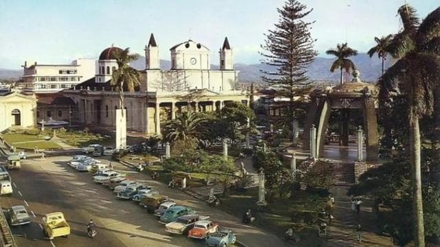 San Jose : Highlights Walking Tour With A Guide