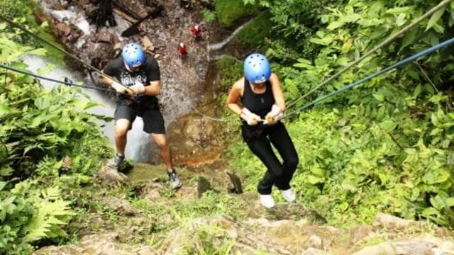 La Fortuna: Canyoning and Waterfall Rappelling Experience