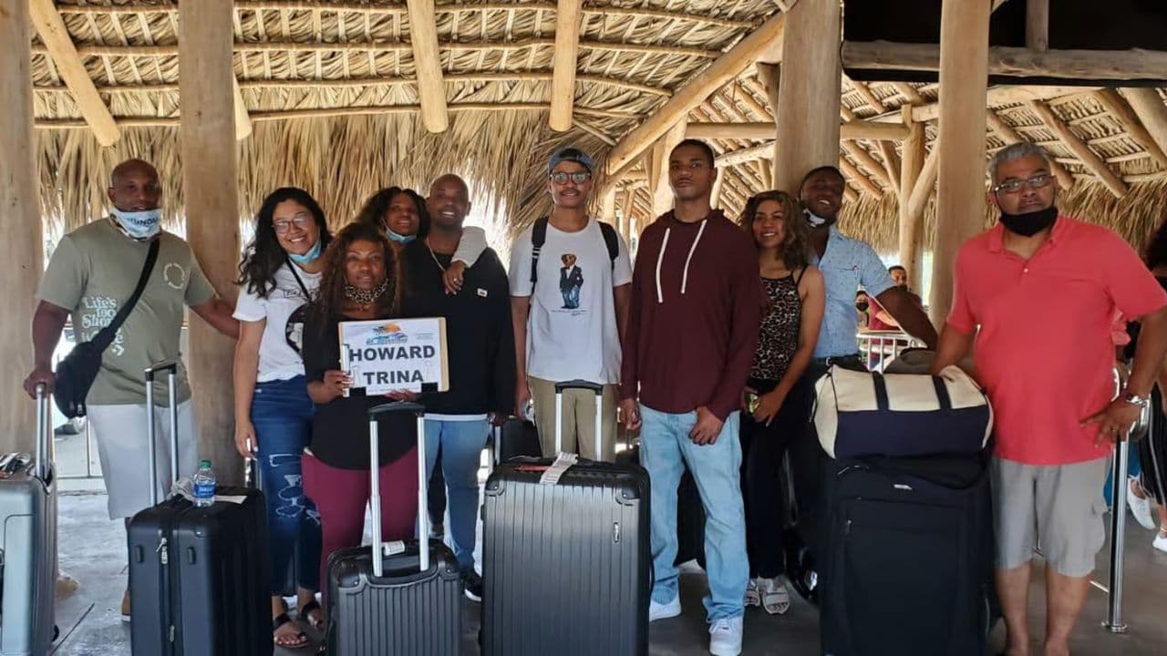 Punta Cana: Private Limousine Transfer to/from Airport (PUJ)