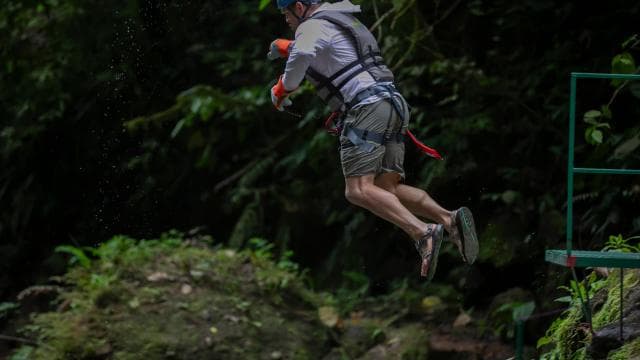 La Fortuna: Waterfall Rappelling and River Fun with Lunch