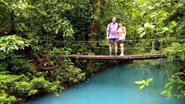 La Fortuna: Rio Celeste Waterfall and National Park Tour