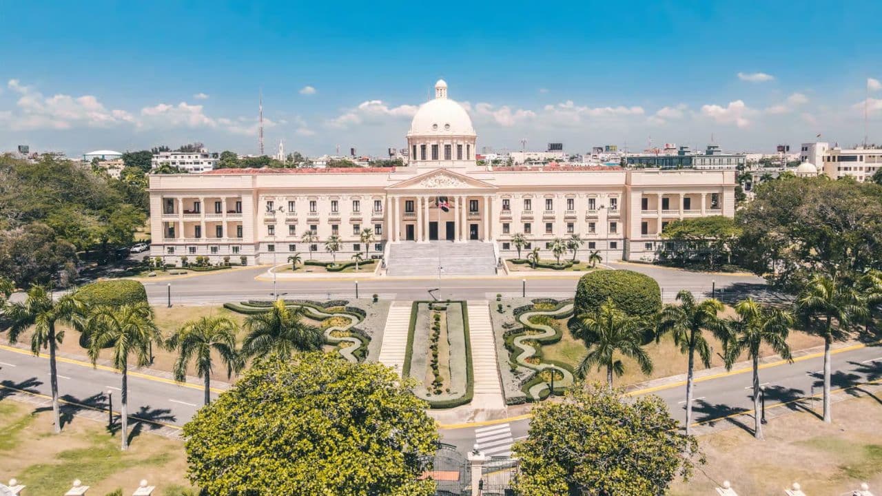 Colonial Santo Domingo and hidden natural beauties City Tour