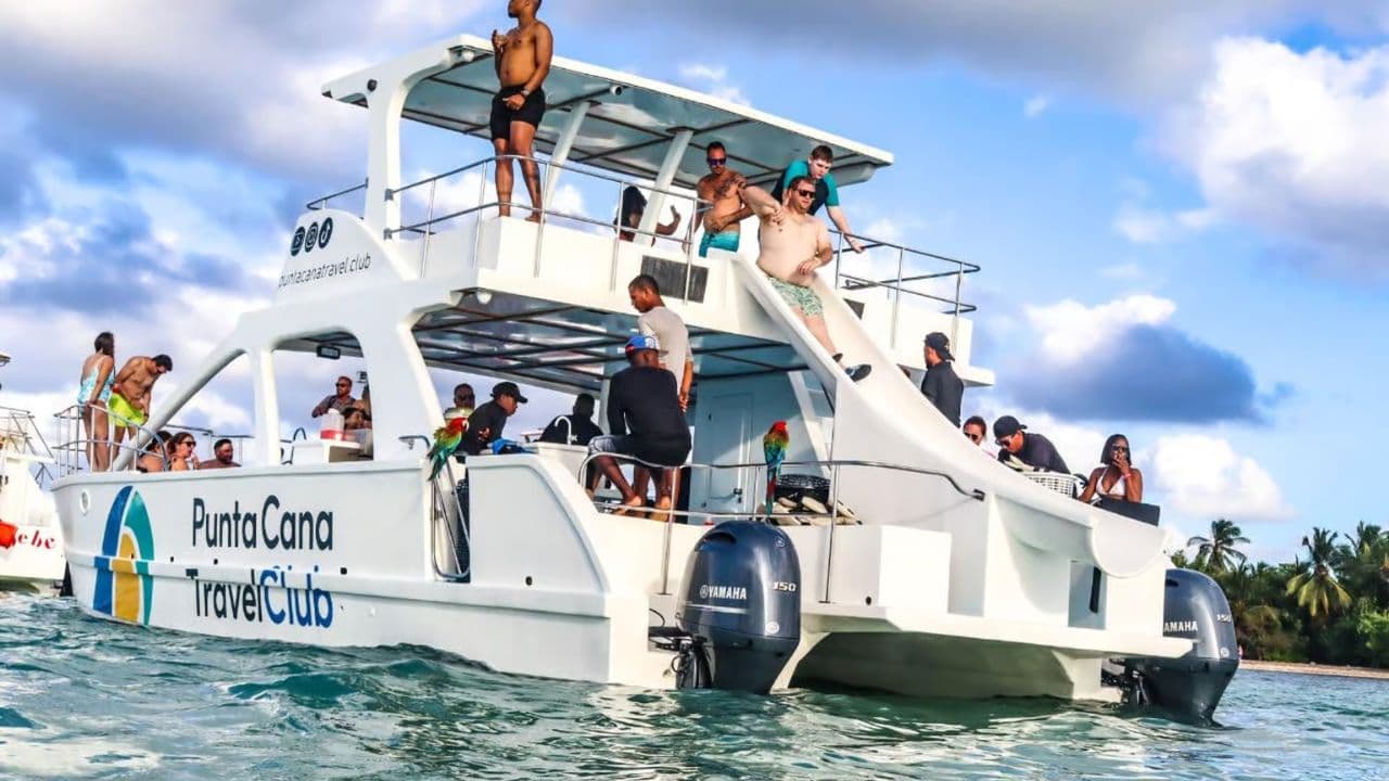 Punta Cana: Party Boat with Music & Open Bar